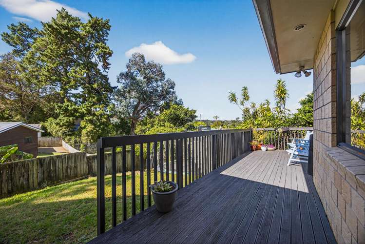 20B Puketitiro Street Glen Eden_15