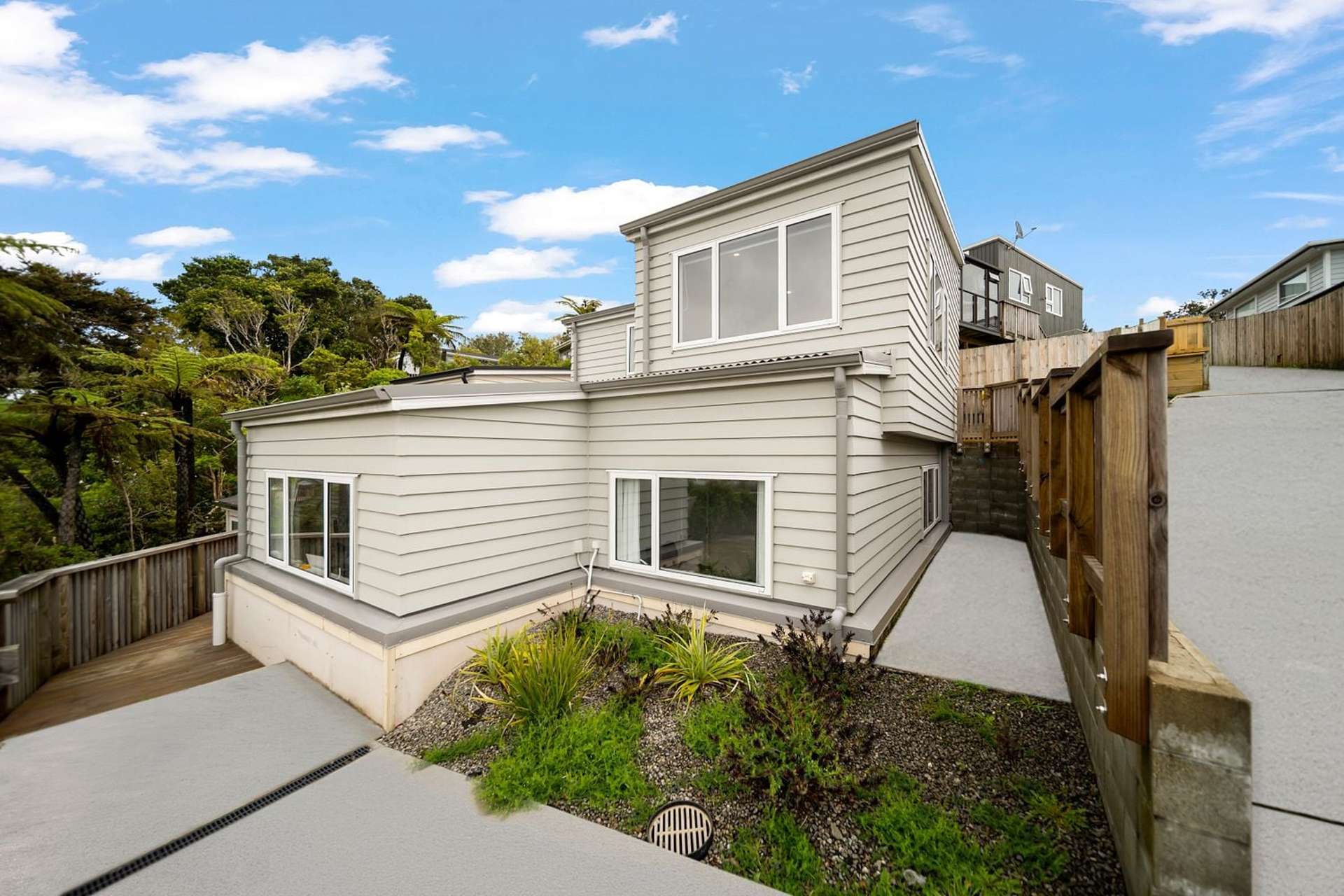 3A Hillview Crescent Paparangi_0