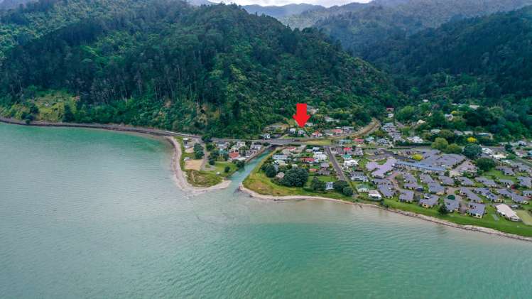 102 Tararu Creek Road_0