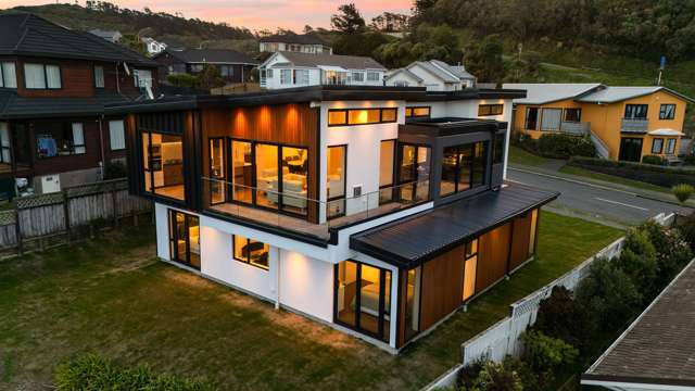 Modern, Luxury Living with Panoramic Views