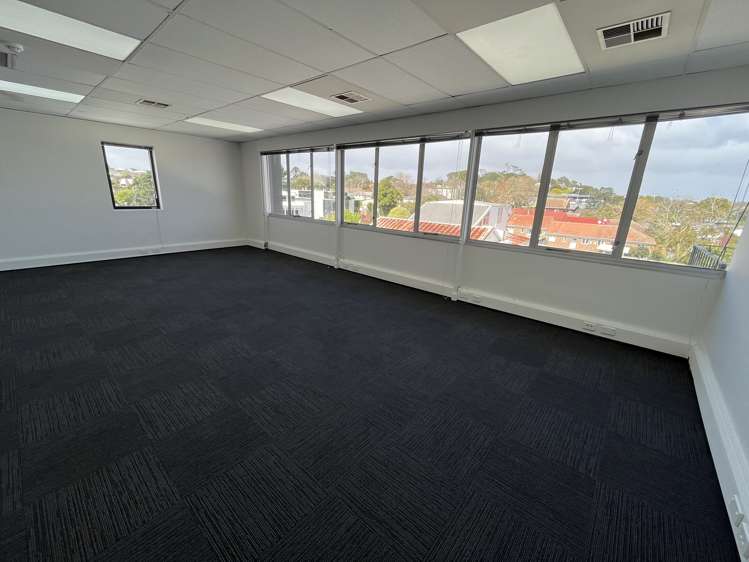 19 Great South Road Epsom_4