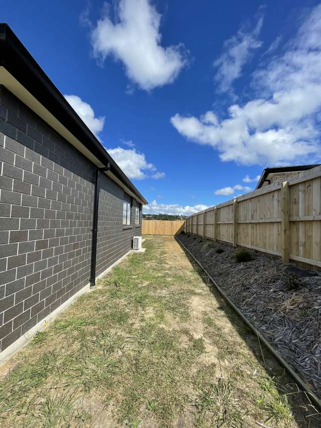 8 Royal St Anne's Drive Kamo_4