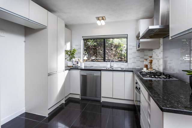 2/17 Greenvalley Rise Glenfield_4