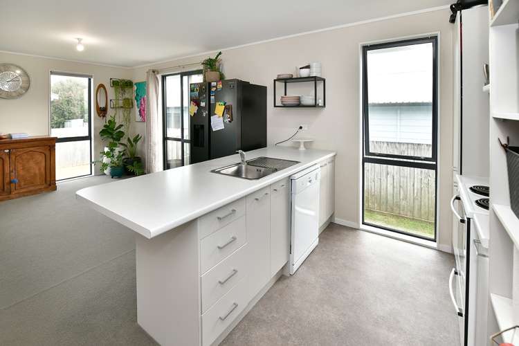 15 Springs Road Parakai_9