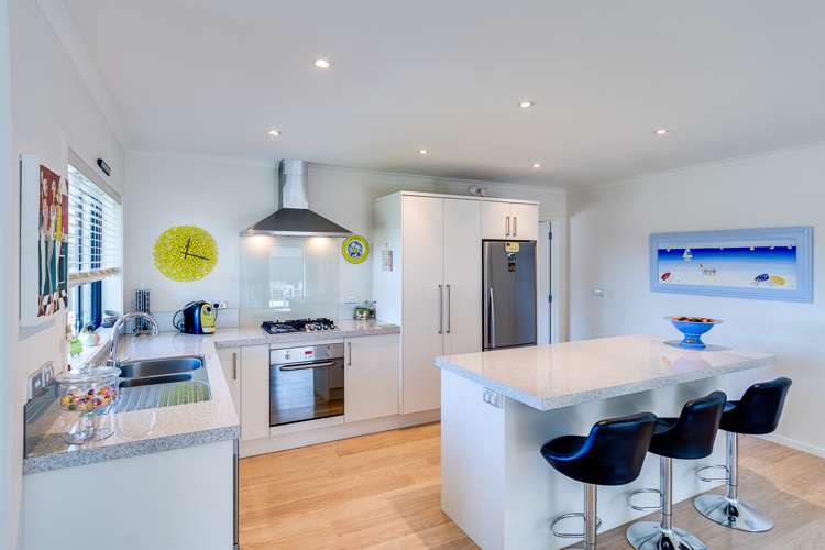 11 Portland Place Poraiti_2