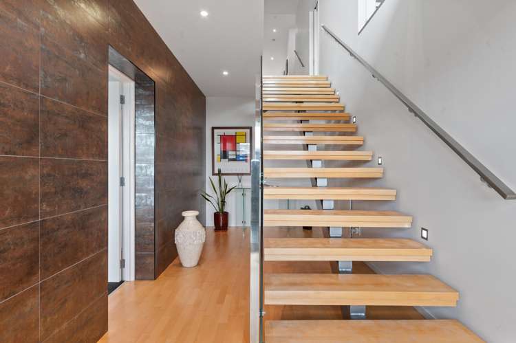 47 James Drive_5