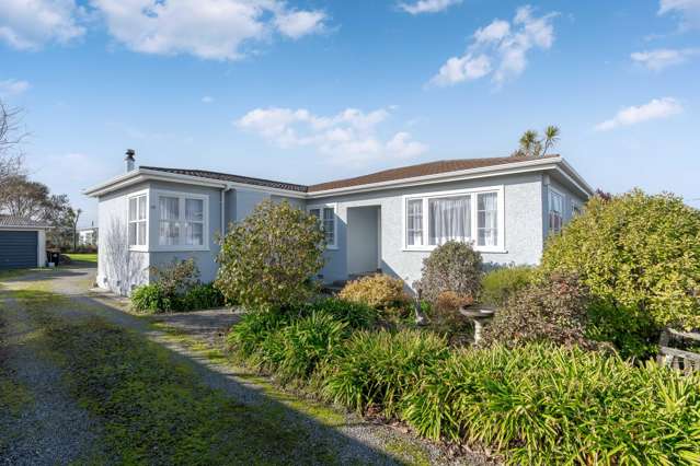 Very Tidy Home, Generous 1391m2 Section