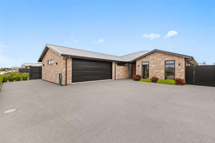 180 Faringdon Boulevard Rolleston_25
