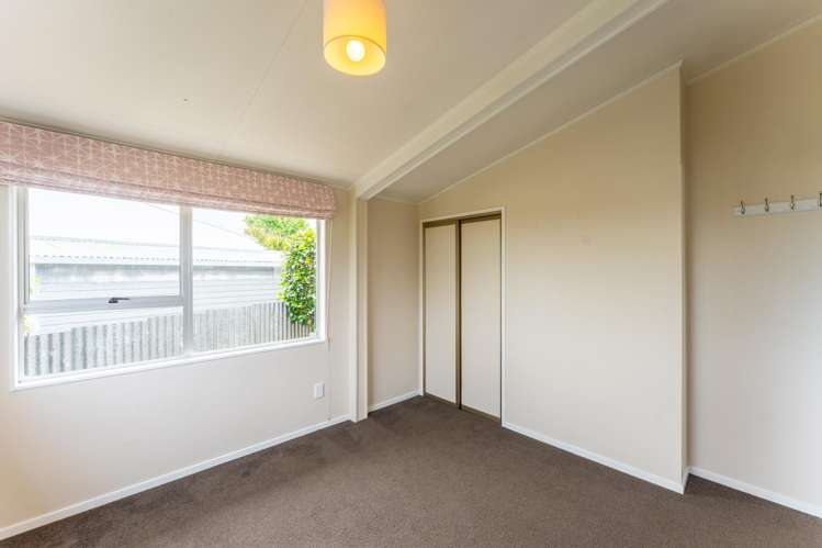 2/23 Baker Street West End_11