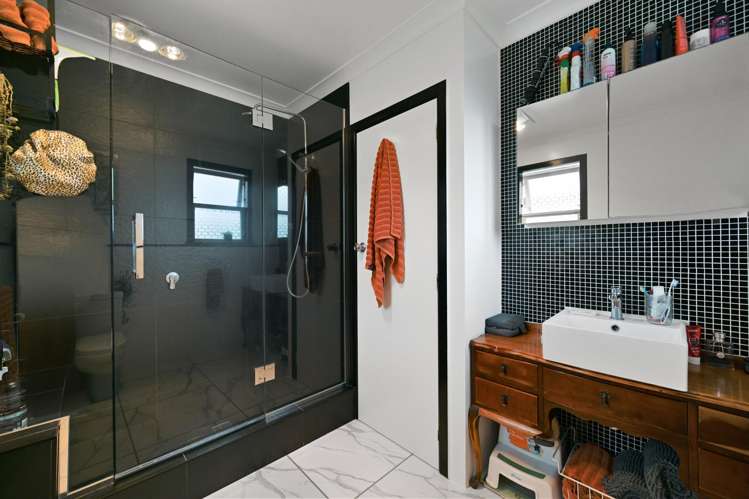 24 Garden Heights Avenue Glenview_12