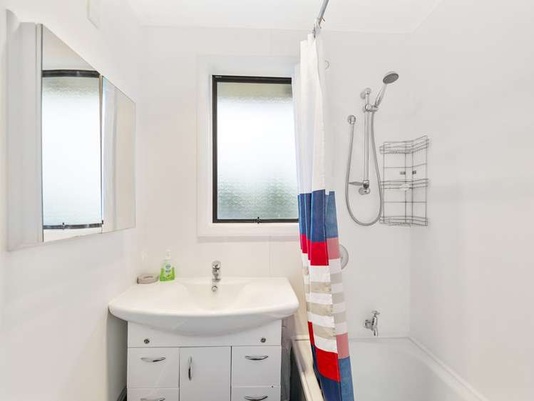 12 Avro Crescent Hornby_8