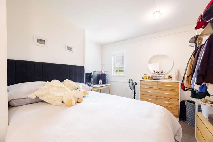 402 Park Road South Akina_11