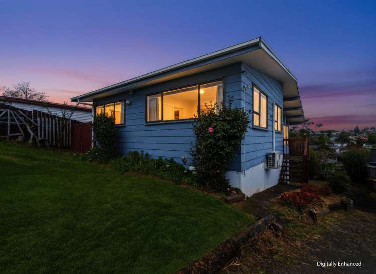 6 Jenanne Place Totara Vale_11