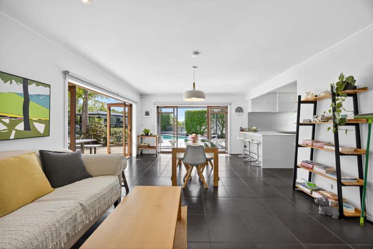 14 Davita Place Farm Cove_5