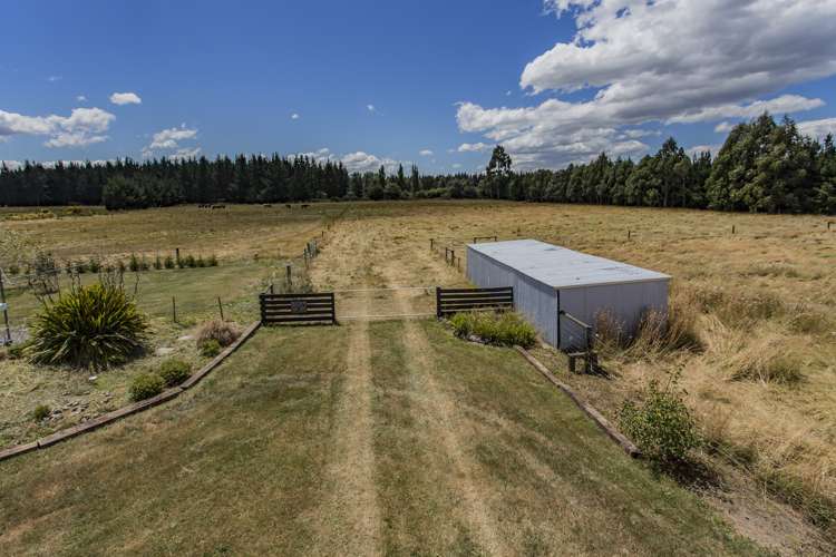 2570 South Eyre Road West Eyreton_19