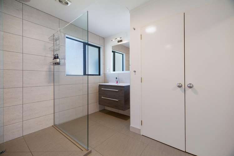 66A and 66B Robins Road Queenstown_21
