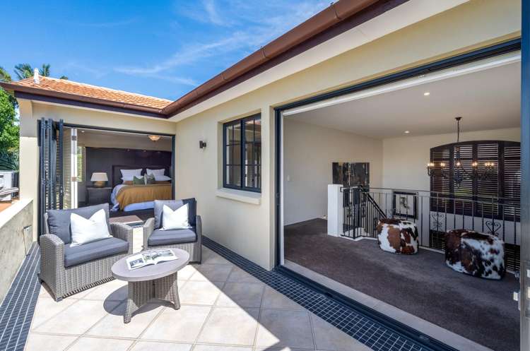 2 Glenoaks Rise Mellons Bay_36