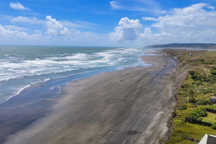 1 Cordyline Road Port Waikato_22