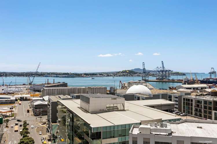 1406/47 Beach Road City Centre_1