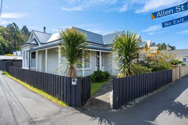 Spacious 3-4 Bedroom Rental in Prime NEV Location