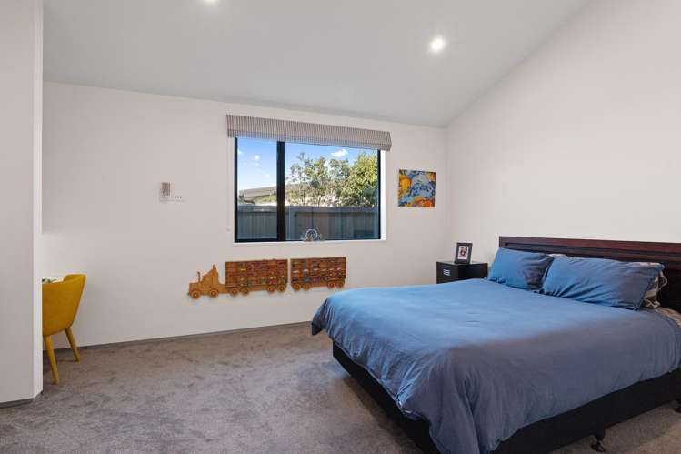 13 Carnaveron Drive Lincoln_22
