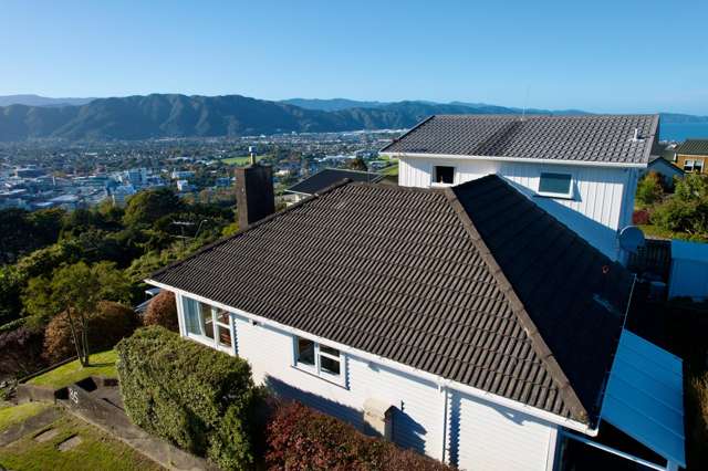 Five Beds And Valley Views!