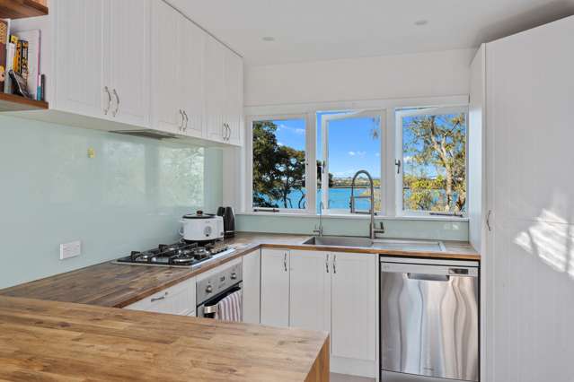 The Cottage/49a Chatham Avenue Paremoremo_3