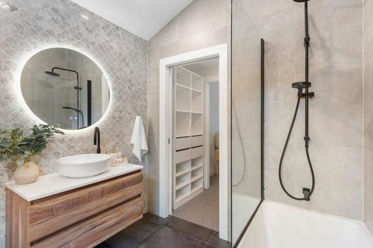 2/105 Lancaster Road Beach Haven_16