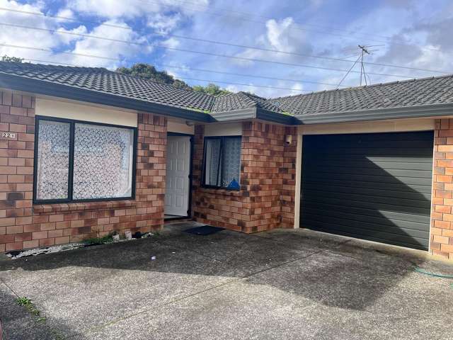 Charming 3BR Flat Bush Haven!