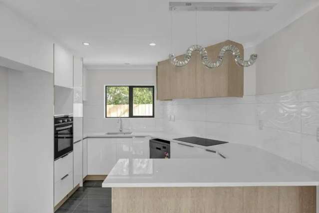 2/15 McKean Avenue Manurewa_2