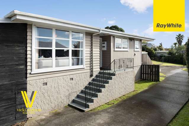 Up-Styled 50s Bungalow on 809m2