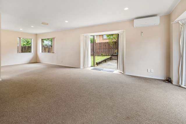 3/2 Channing Crescent Botany Downs_3