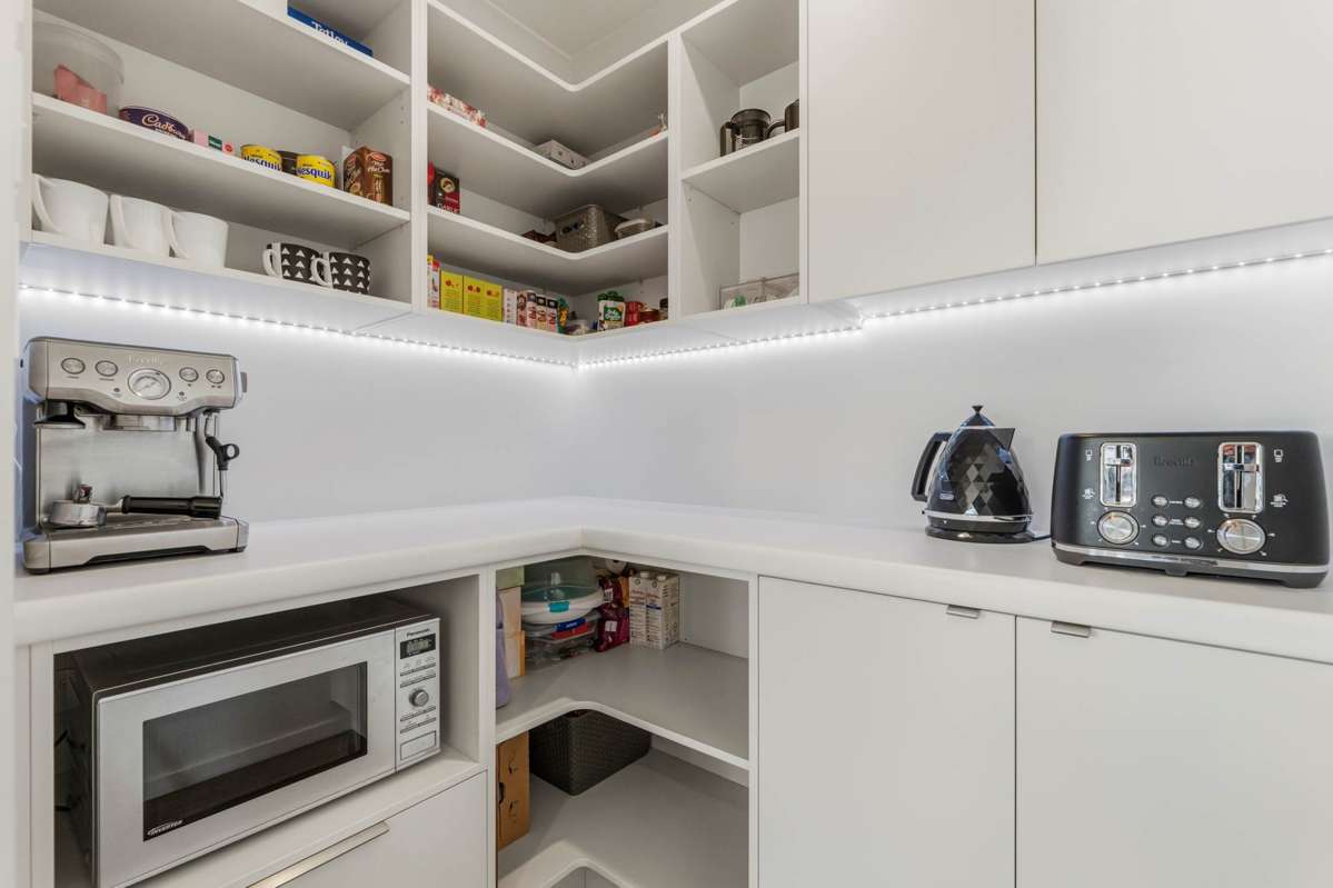 25 Charlotte Drive_5