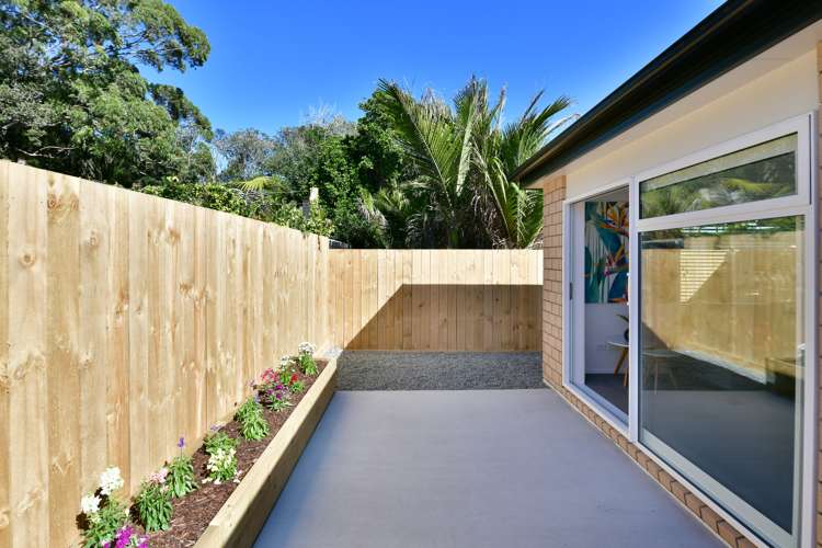 16b Forest Glen Orewa_17
