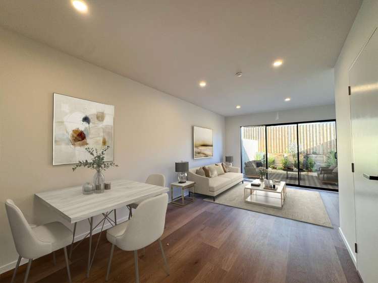 2/12 Molley Green Place 10044_2