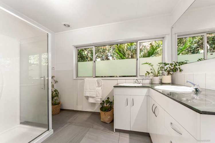 74 Rayner Road Piha_11