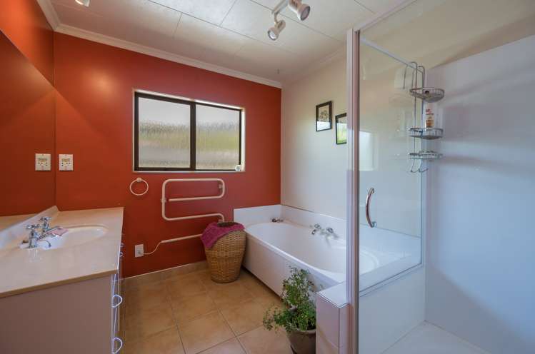 8 Farnham Drive Richmond_16