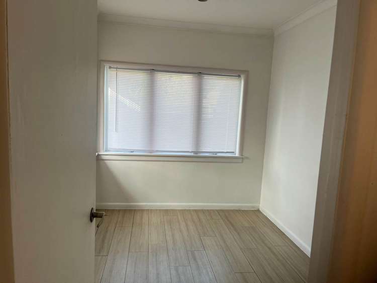 98 Portage Road New Lynn_10