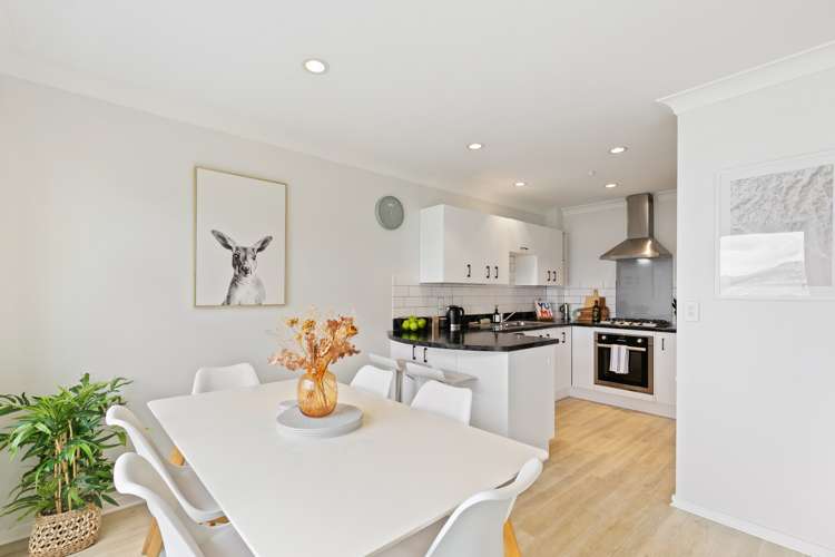 15 Birkhall Grove Strathmore Park_7