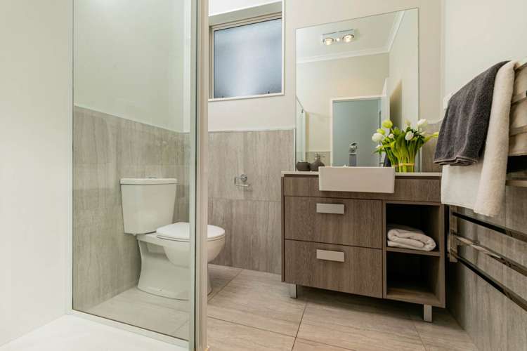 111 Mackay Drive Greenhithe_10