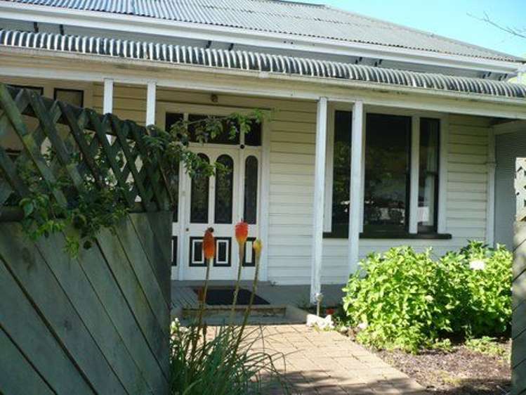 64 Shiel Street Reefton_11
