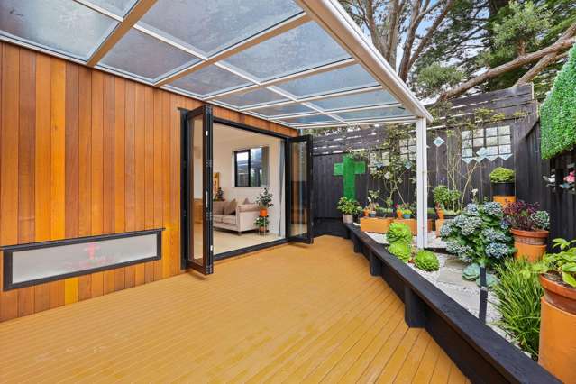 5 Beds in Macleans School Zone