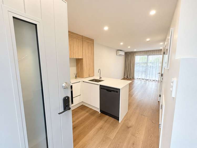 48 Selo Street Glen Eden_25