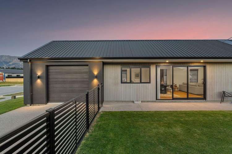 101 Burdon Loop Lake Hawea_18