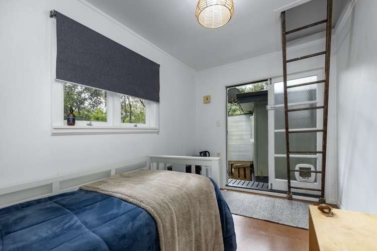 33 Glenesk Road Piha_13