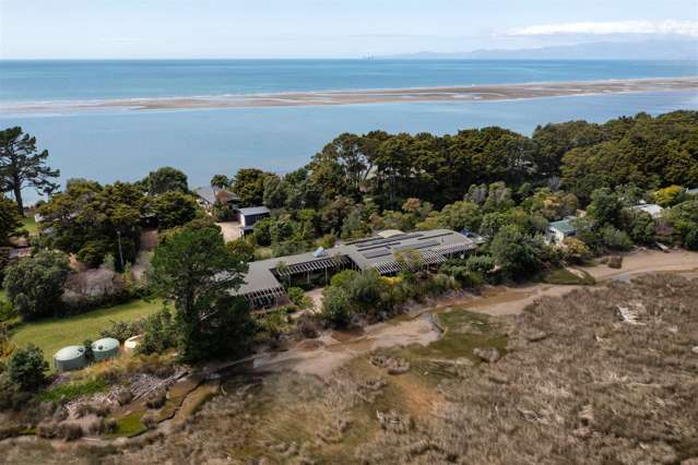 Exclusive Twin Waters Lodge, Golden Bay