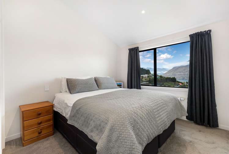 31 Dart Place Fernhill/Sunshine Bay_24