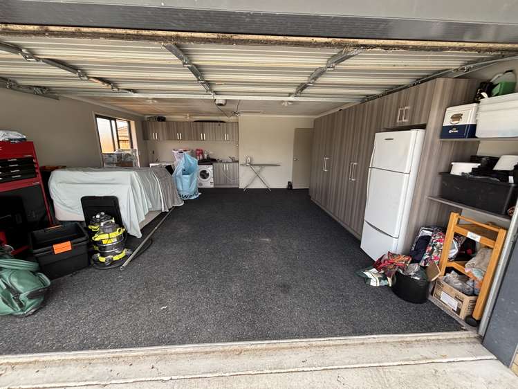 5 Nobleman Place Hamilton East_12