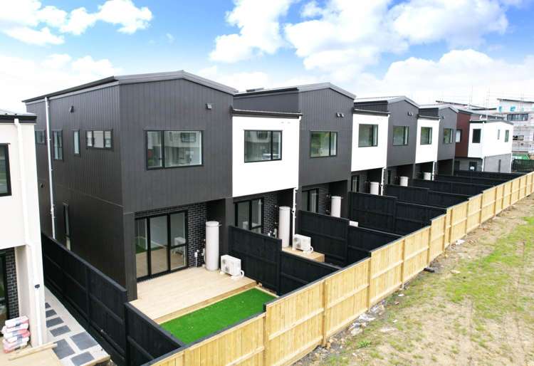 25 Kiato Lane Flat Bush_14