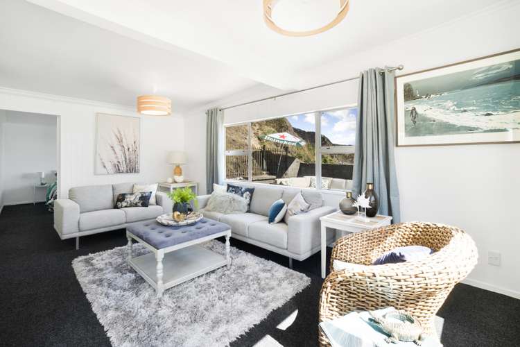 1093 Makara Road Makara Beach_5